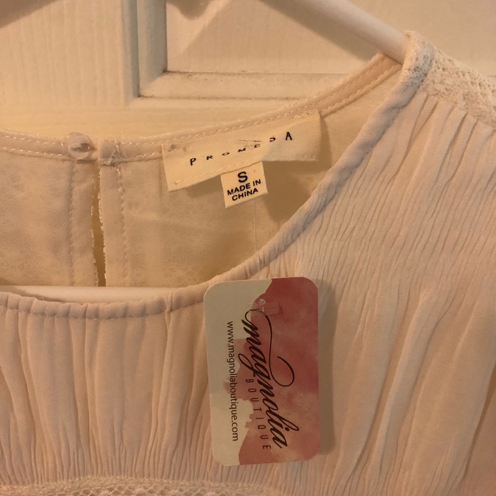 Cream Ruffled Blouse - Picture 3 of 3